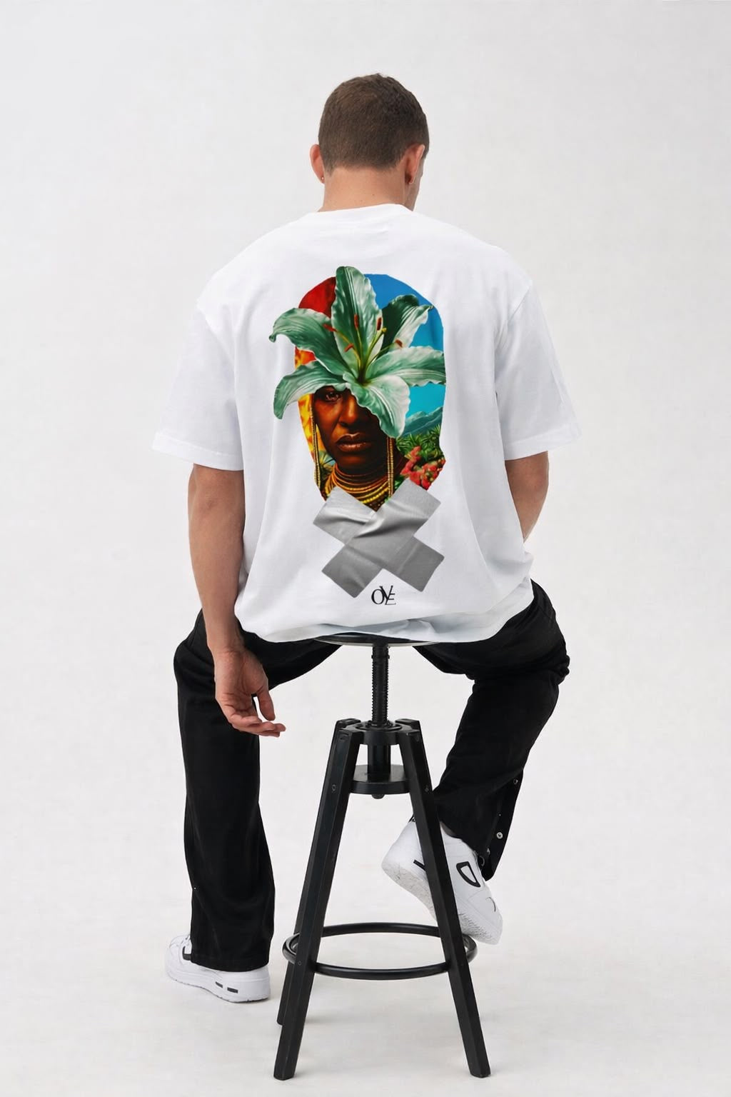 T-shirt Ove — Retrato Floral